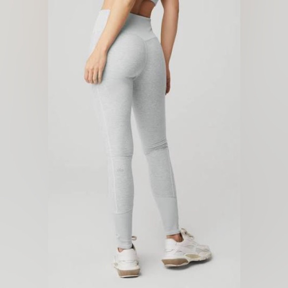 Alo HIGH-WAIST ALOSOFT LOUNGE LEGGING- Athletic Heather Grey / XS